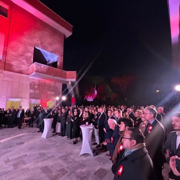 z31465236IHG,Obchody-Swieta-Niepodleglosci-w-Rzymie-z-udzialem- Marszałkowskie biuro podróży rozwija się. Powinno to nas skłonić do refleksji o stanie demokraci w województwie