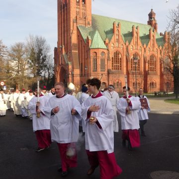 Pół miliona pielgrzymów przekroczyło Drzwi Jubileuszowe w Watykanie. W Bydgoszczy znajdują się one w sześciu miejscach