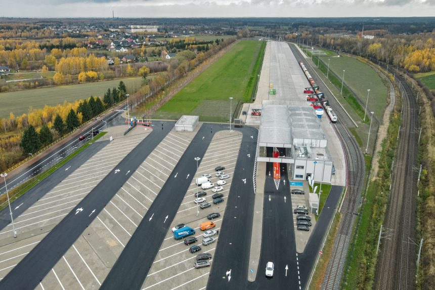 Radny wyjaśnił marszałkowi dlaczego łódzkie zbudowało terminal, a my nie. ,,Potrzeba determinacji, aby tworzyć dzieła wielkie”