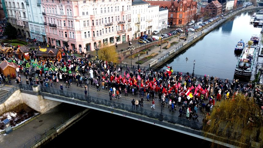 Orszak Trzech Króli co roku przyciąga rodziny