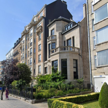 Marszałek kupił willę w Brukseli