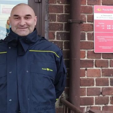 Listonosz zamiast zostawić awizo się zaniepokoił. Historia, która wydarzyła się pod Bydgoszczą