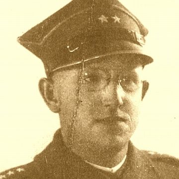 Odpowiadał za obronę Bydgoszczy.  85 lat po śmierci otrzymał awans na majora