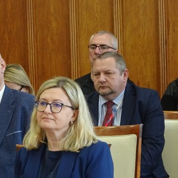 Radnych sejmiku mają chronić ochroniarze