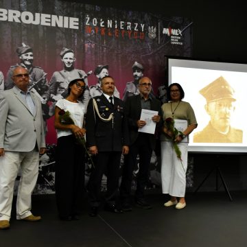 Panie majorze Polska chyli czoła