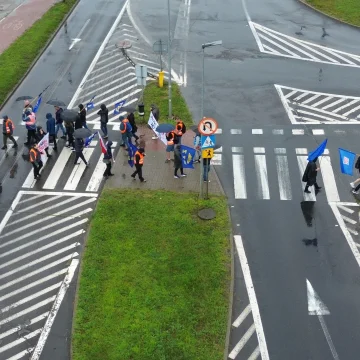 Czy na kolei faktycznie dzieje się coś złego? Dlaczego kolejarze protestowali?