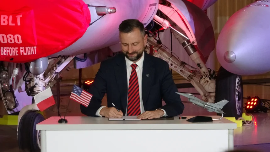 DSC01869 Szef MON podkreśla szczególną rolę jaką odgrywa Bydgoszcz Zróbmy tego przegląd