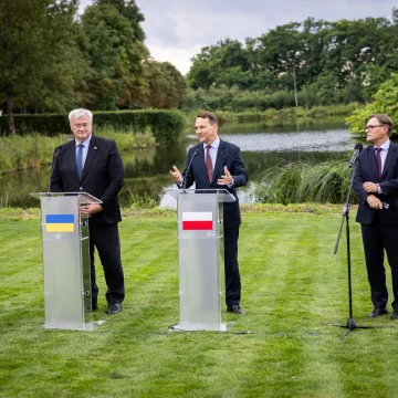 cc161420-1f8f-4b83-bb26-648c4bea0a9f Szefowie polskiej i ukraińskiej dyplomacji spotkali się pod Bydgoszczą. ,, Polska jest winna Ukrainie w tej sprawie solidarność i wdzięczność”