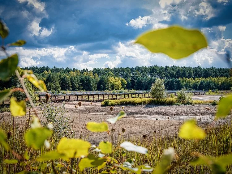 zachem Internauta chwali się zdjęciami ze skażonego składowiska Zachemu. Pokazuje to, że wejść może tam każdy