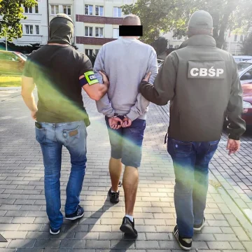 CBŚ zatrzymało pracownika inowrocławskiego starostwa. ,,Donosił” przestępcom o działaniu służb