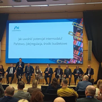 572466140_25895703560019034_8202012794686466382_n Kolej przestaje przewozić już węgiel. Jaka będzie przyszłość transportu towarowego w Polsce?