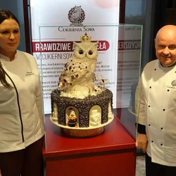 Codziennie z Bydgoszczy wyjeżdżają torty i kawa na całą Polskę. Tak wygląda ich produkcja