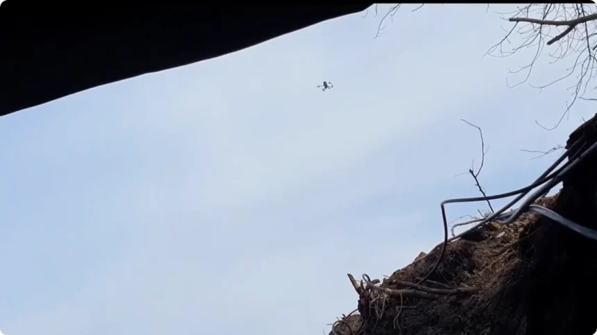 Screenshot 2025-10-16 at 12-27-22 (1) Z frontu do Polski Ukraińscy weterani uczą jak walczyć dronami - YouTube Z frontu do Polski: Ukraińscy weterani uczą, jak walczyć dronami