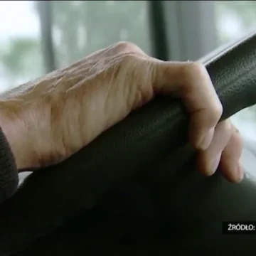 Młodzi początkujący kierowcy będą mieli trudniej. Regulacja idzie z Unii