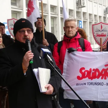 DSC03273 Nauczyciele na pikietach upominają się wyższe płace. Jak nie będzie efektu rozważają dalsze kroki