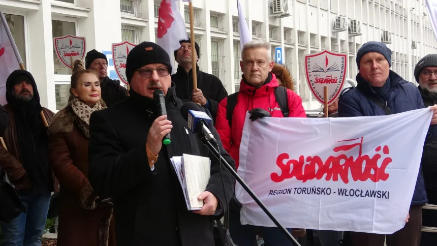 DSC03273 Nauczyciele na pikietach upominają się wyższe płace. Jak nie będzie efektu rozważają dalsze kroki