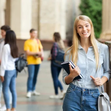 9 (1) Masz w sobie cechy przywódcze i cenisz jasne zasady? Oto kierunki studiów dla Ciebie!