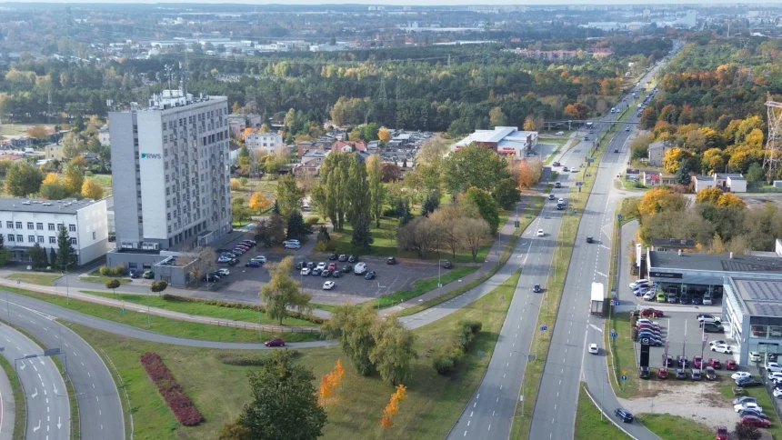 DJI_0005 Zaczynali biznes w komunie i jej absurdach. Będą świętować jubileusz 40-lecia