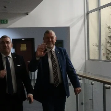 Relacje bydgosko-toruńskie to politycznie wdzięczny temat. Potem i tak wszyscy wspólnie śpiewają kolędy