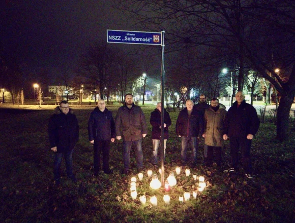 fbe09598-9fe0-4dbe-83b9-9f783b956ba9 Nocne uroczystości w 44. rocznicę wprowadzenia stanu wojennego