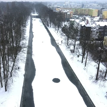 489578903_1073023704854099_2684240609654537364_n Nad Kanałem Bydgoskim naocznie zobaczyliśmy, że z lodem nie ma żartów. Bohaterska postawa Ukraińca