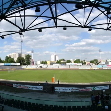 Jest wola polityczna dla rozbudowy stadionu Polonii, ale ciężko znaleźć wykonawcę