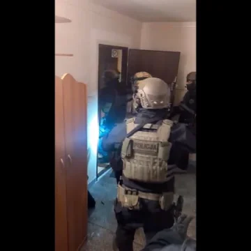 Screenshot 2026-01-22 at 18-22-52 Pobili i uprowadzili 19-latka czeka ich sprawa w sądzie - Wiadomości - KMP w Bydgoszczy Więzili 19-latka dla 5 tys. zł. Interweniowali antyterroryści