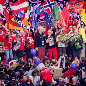 Screenshot 2026-01-26 at 10-15-35 34f_michal_kwasniewski_3127_small_2048x1365.webp (obraz WEBP 1600×1066 pikseli) — Skala (68%) Rekordowe 185 mln zł na zamknięcie finału WOŚP