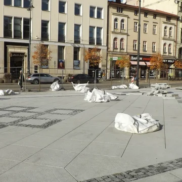 Zima wydłuży remont Placu Wolności. Święta Pracy 1 maja w tym miejscu nie będą jeszcze świętować