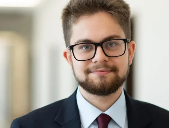 462619790_3869723576572332_932417479320430137_n Syn wybitnego aktora będzie z Bydgoszczy posłem? Ostatnio zrobił się aktywny nad Brdą