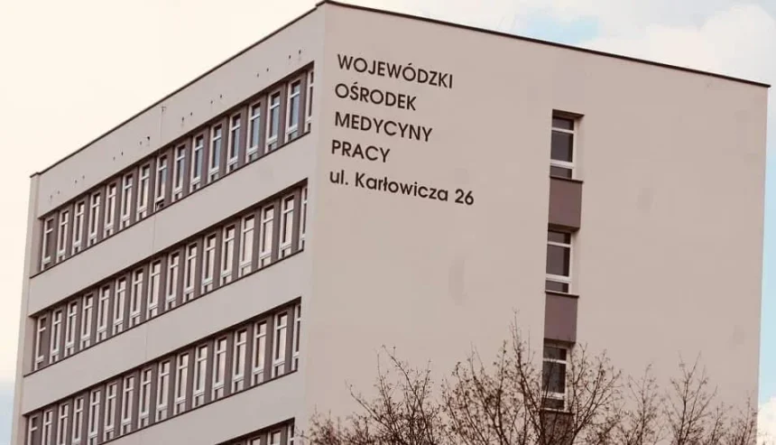 Kierowcy odsyłani są na badania lekarskie do Torunia.  Opozycja przypomina, że przestrzegała przed likwidacją WOMP w Bydgoszczy