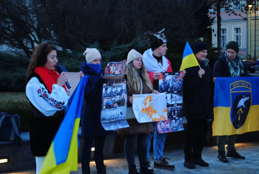 641332698_26003077786050089_5468508613595347445_n To już 4 lata wojny – symboliczna manifestacja na Starym Rynku