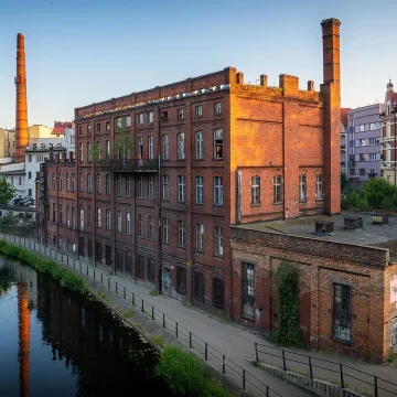 Farbiarnia_Wilhelma_Koppa_2023 Stara Farbiarnia na Wyspie Młyńskiej przechodzi przebudowę. Jedni biją brawo, a inni krytykują