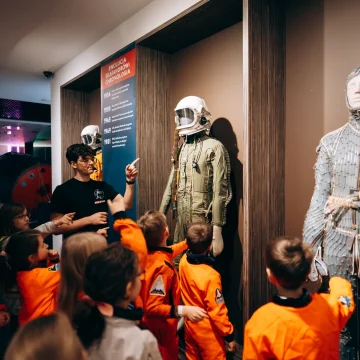 Kosmopark-83 (3) Kosmopark pozwala poznać wszechświat i historię jego odkrywania