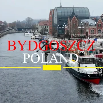 Brytyjskim YouTuberom podobają się czerwone cegły w bydgoskiej architekturze