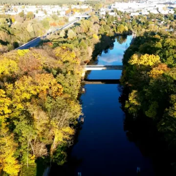 Screenshot 2026-02-10 at 13-05-15 (162) Śluza na której kręcono odcinek Czterech Pancernych - YouTube Most który doprowadzał kolej do bydgoskiej papierni może zyskać drugie życie