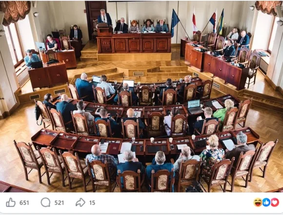 Screenshot 2026-02-26 at 14-22-43 Facebook Rada Miasta chciała dowalić prezydentowi Nawrockiemu. W mediach społecznościowych jednak przegrywa