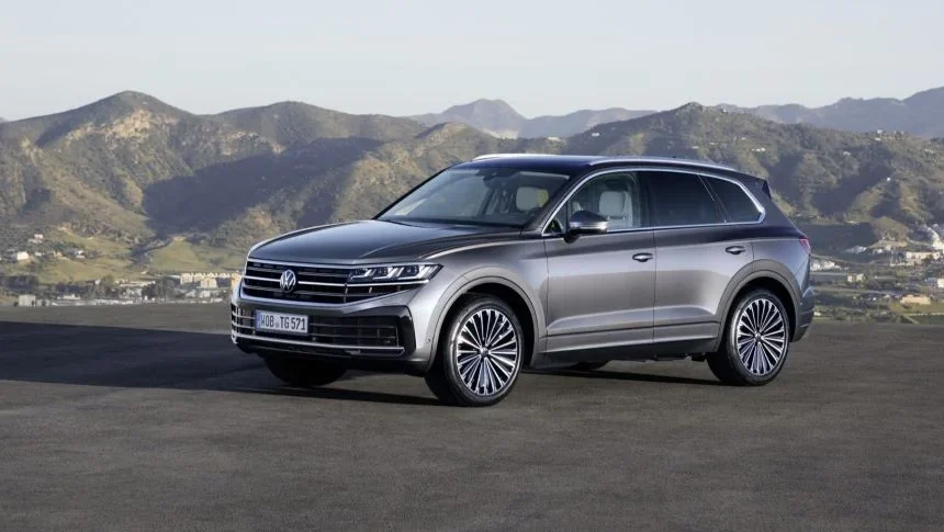 Dziennikarz motoryzacyjny uważa, że urząd poluje na Volkswagena premium i sugeruje, że to sprawa dla CBA