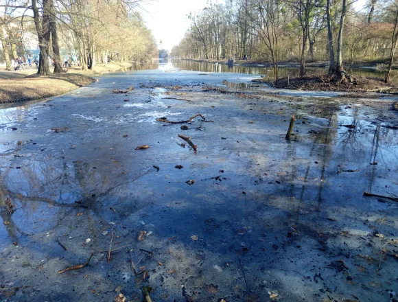 Nad Kanałem Bydgoskim nadal znajduje się pokrywa lodowa. Zjawisko nie widziane u nas od lat