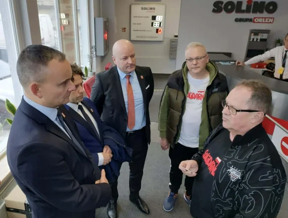 657351590_1253471460269311_1189804262992833593_n Po ponad tygodniu głodówki Komisja Krajowa Solidarności poparła protest. Głodujących odwiedził też prezydent Inowrocławia