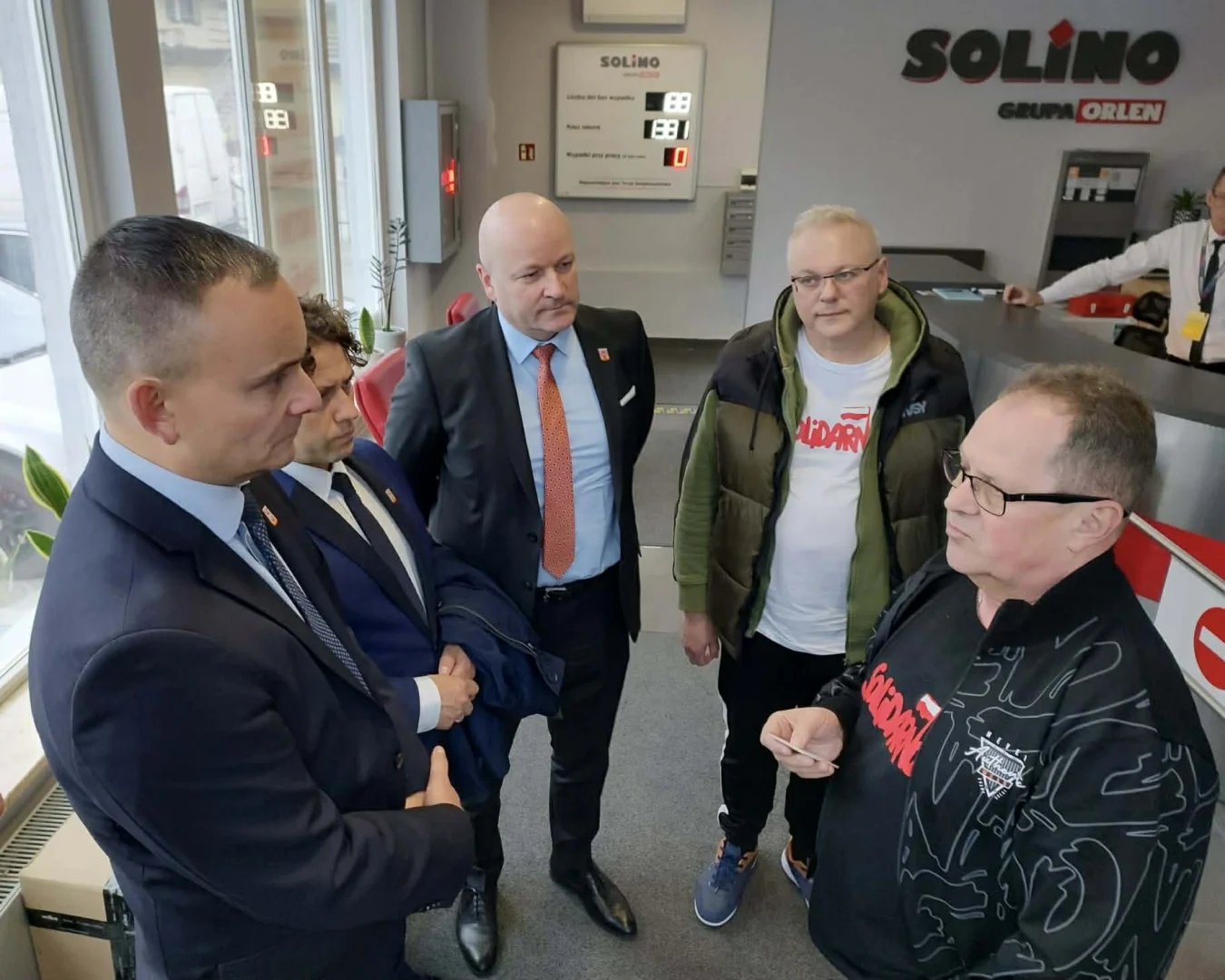 Po ponad tygodniu głodówki Komisja Krajowa Solidarności poparła protest. Głodujących odwiedził też prezydent Inowrocławia