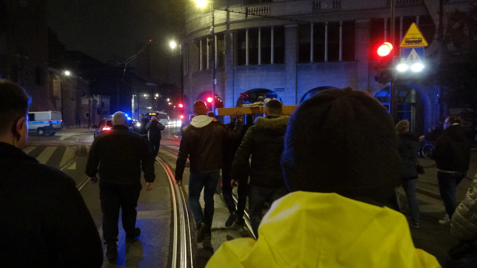 Ksiądz Blachnicki towarzyszył drodze krzyżowej ulicami Bydgoszczy