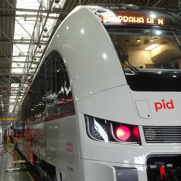 DSC04293 Diesel was supposed to become a thing of the past in rail transport. PESA shows it may still have a future in a new form.