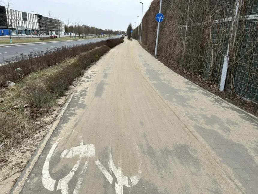 piach-srednicowka Wiosna zaskoczyła służby w Toruniu