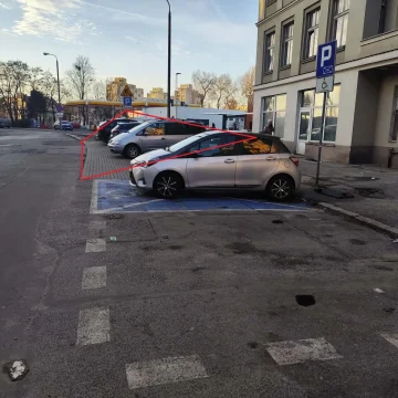 Spór prawny o legalność pobierania opłat za parkowanie przy ulicy Świętej Trójcy