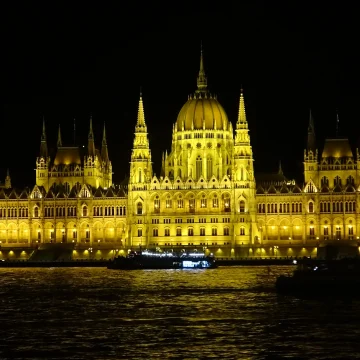 Przegląd zagraniczny: W niedzielę zdecyduje się przyszłość Węgier