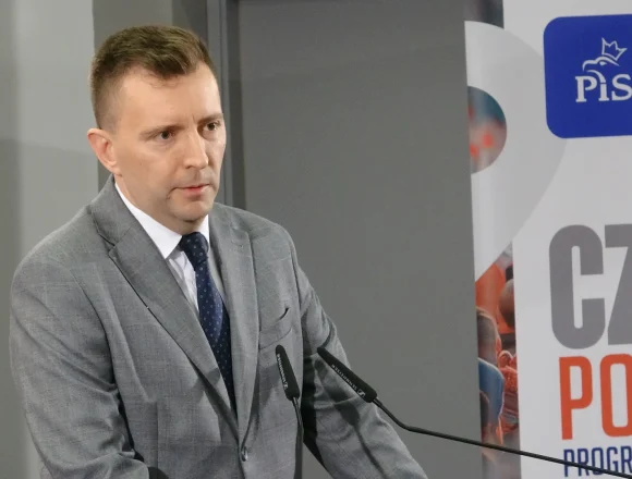 Bydgoski poseł w stowarzyszeniu byłego premiera. Czy popadnie przez to w niełaski prezesa Kaczyńskiego?