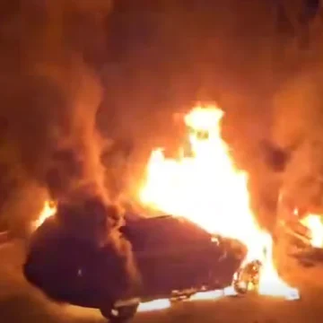 Screenshot 2026-04-07 at 13-53-50 Facebook Na Leśnym paliły się samochody. Pożar zaczął się od samochodu podwyższonego ryzyka