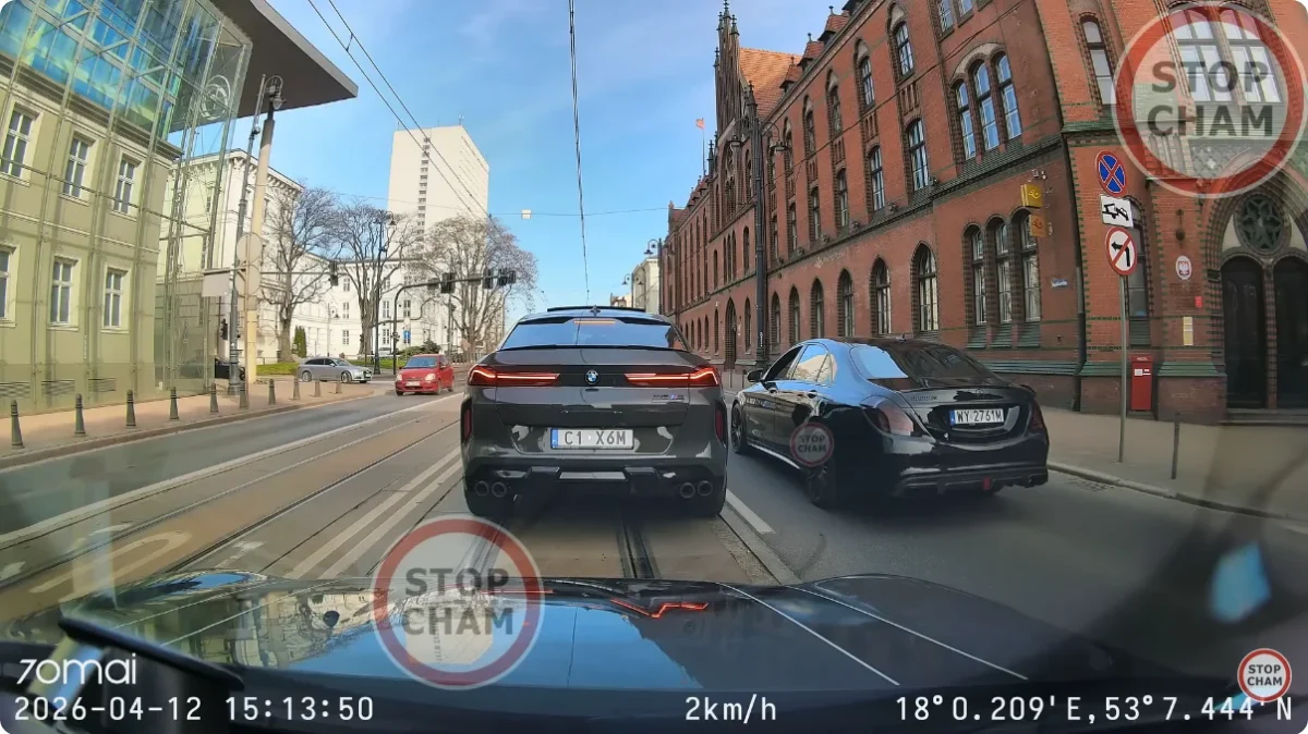 Screenshot 2026-04-14 at 13-17-05 (487) Kierowca BMW i Mercedesa robią sobie wyścigi w centrum Bydgoszczy #2213 Wasze Filmy - YouTube