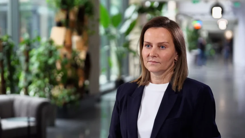 Nastolatki powszechnie korzystają z internetu i sztucznej inteligencji. Jednak ich wysokie kompetencje cyfrowe to mit